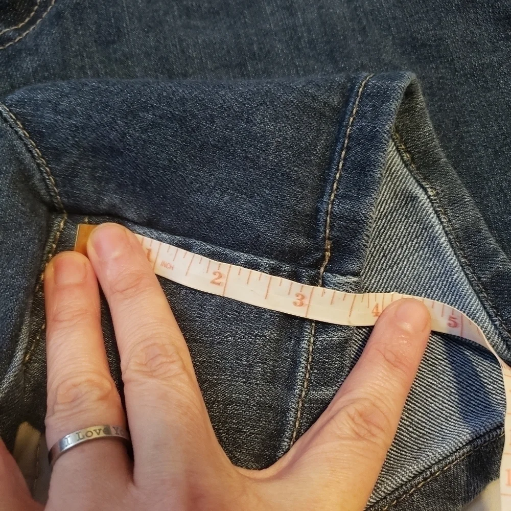 A.N.A. Denim Jean Shorts Medium Wash 5 Pocket Women's 4 Booty Summer Everyday